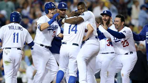 dodgers-rangers-balk-off.jpg